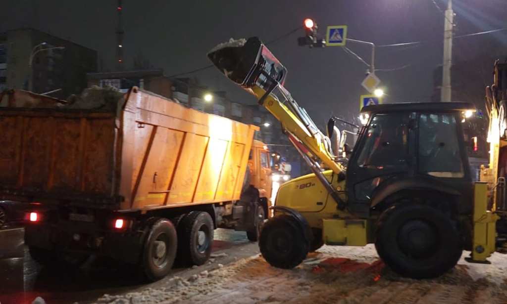 Более 900 нарушений по уборке снега выявили в Ростове-на-Дону с 8 января - фото 1