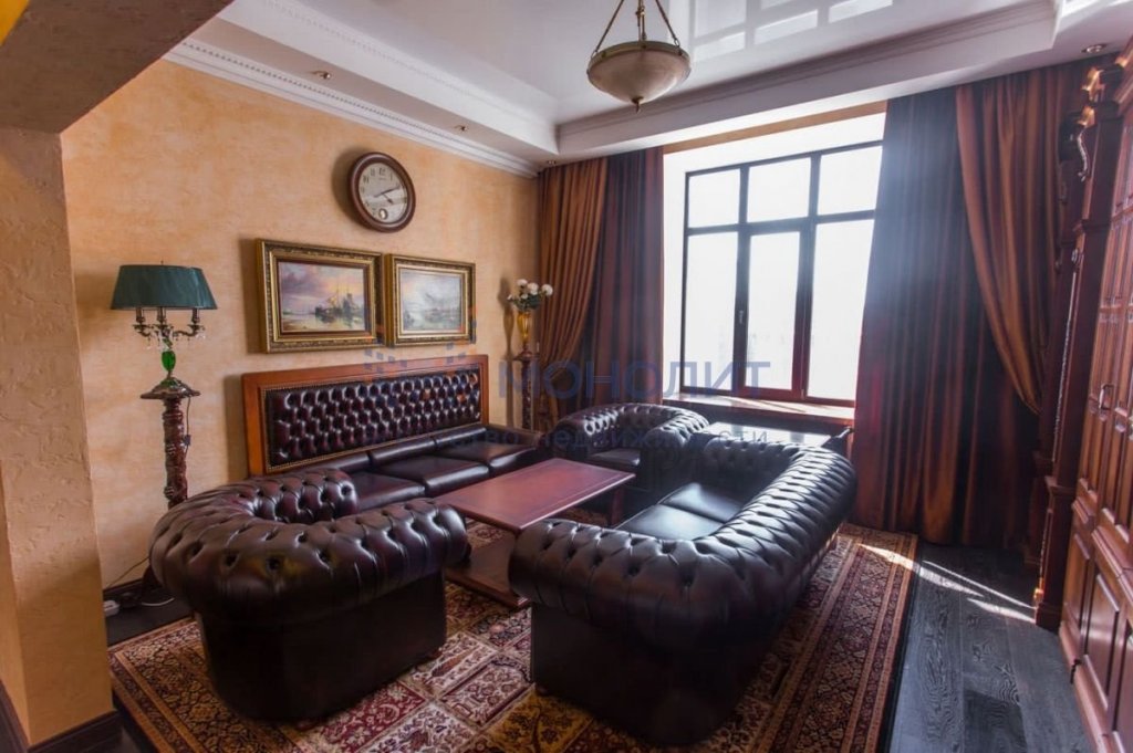 Четырехкомнатную квартиру в сталинке продают в Нижнем Новгороде за 80 млн рублей