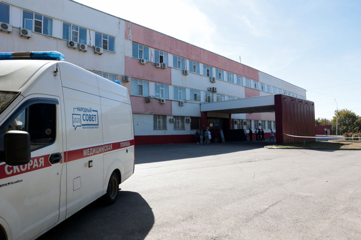 В Ростове на компенсационную высадку деревьев в БСМП потратят 1,2 млн рублей - фото 1