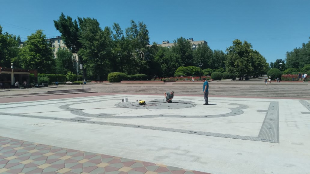 В администрации Ростова рассказали, почему перестал работать фонтан на Аллее роз - фото 1