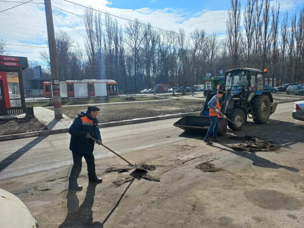 Уборка улиц после зимы началась в Нижнем Новгороде с наступлением тепла - фото 1