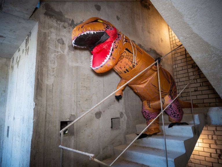 Строители отмечают День смеха