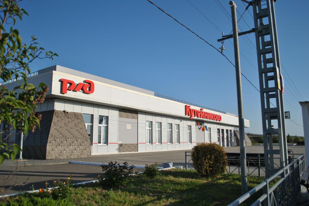 Из-за атаки БПЛА на Ростовскую область 23 поезда идут с задержкой - фото 1