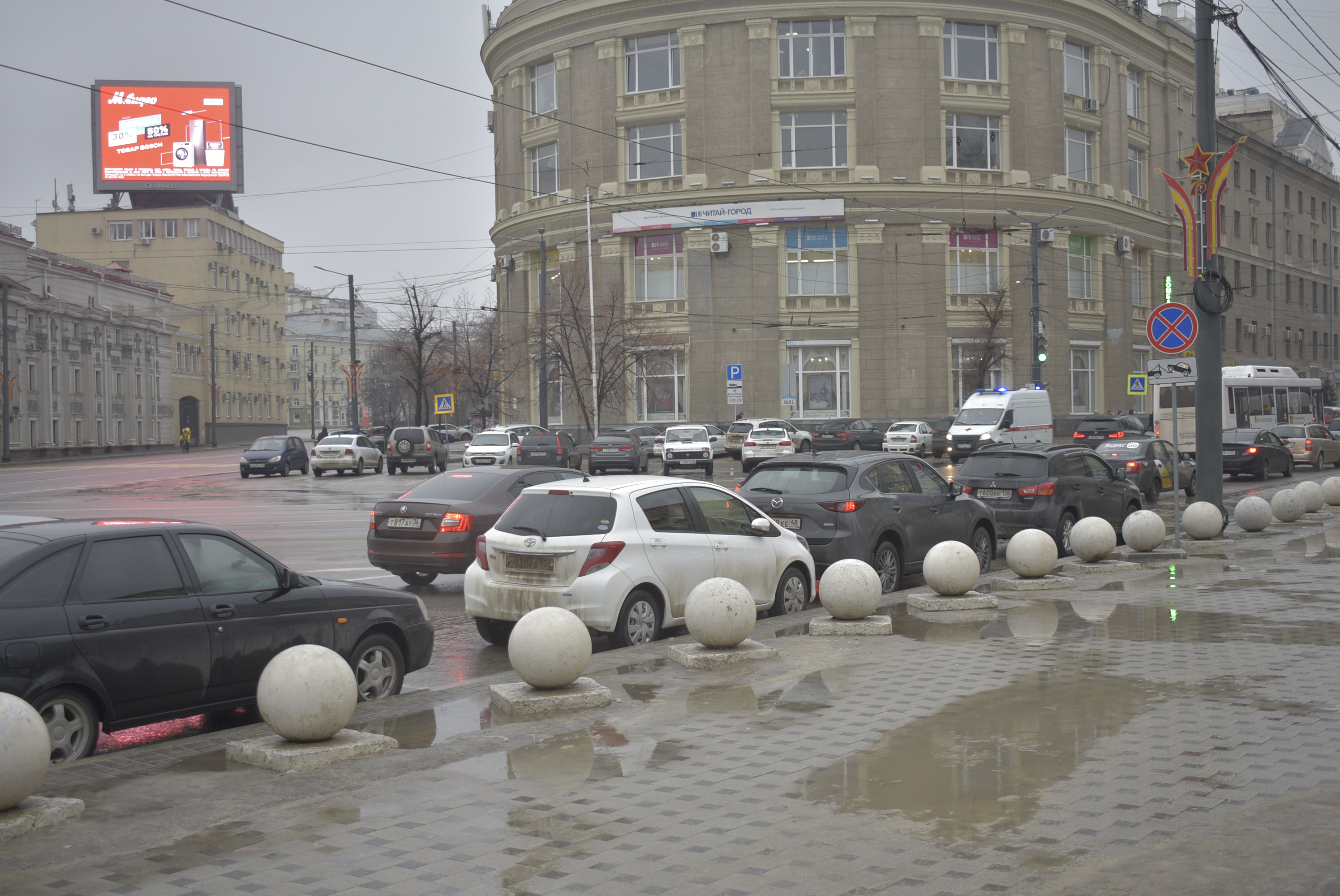 Какими методами можно решить проблему с парковками в Воронеже? - фото 2